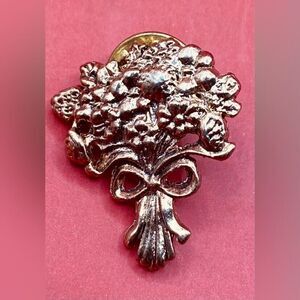 Vintage Women’s Pin Gold Tone Flower Bouquet 1”